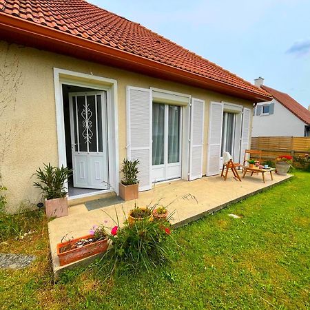 A 12 Min A Pied De La Plage Et 5 Min Du Centre De Luc-Sur-Mer Exterior photo